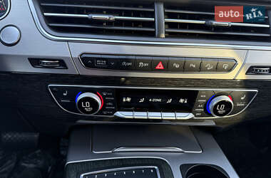Внедорожник / Кроссовер Audi Q7 2015 в 
