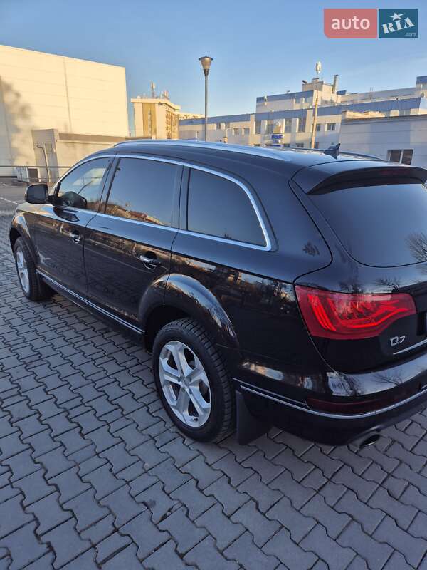 Внедорожник / Кроссовер Audi Q7 2013 в Черновцах