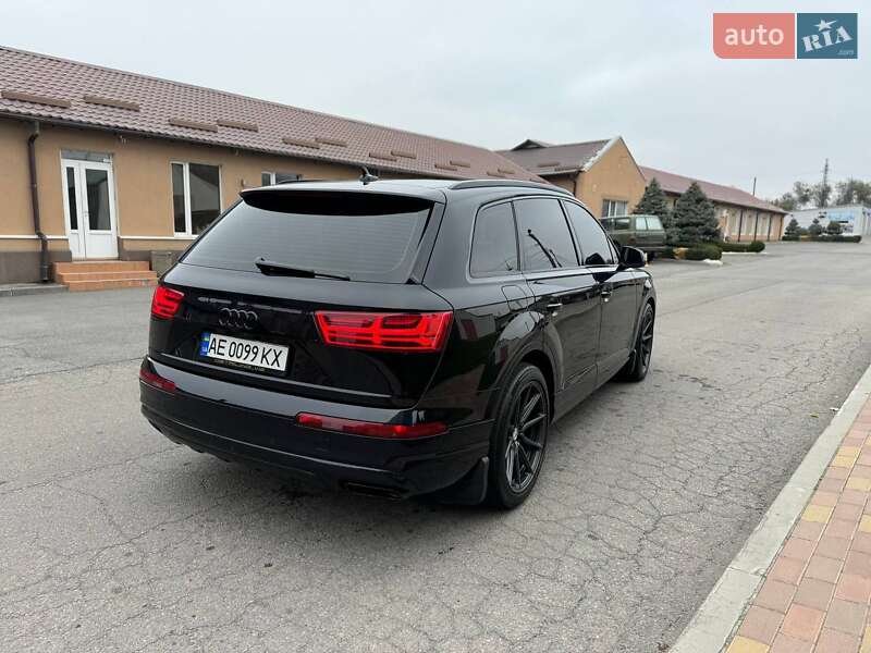 Внедорожник / Кроссовер Audi Q7 2016 в Днепре