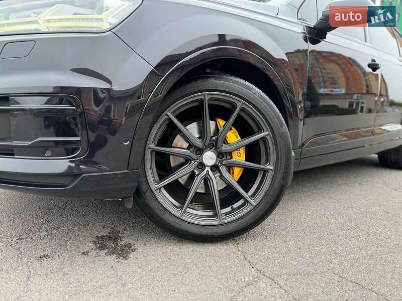 Внедорожник / Кроссовер Audi Q7 2016 в Днепре