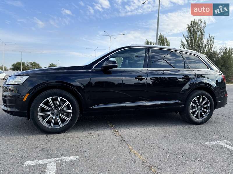 Позашляховик / Кросовер Audi Q7 2017 в Дніпрі