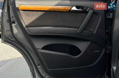 Позашляховик / Кросовер Audi Q7 2013 в 