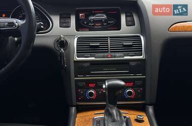 Позашляховик / Кросовер Audi Q7 2013 в 