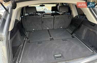 Позашляховик / Кросовер Audi Q7 2013 в 