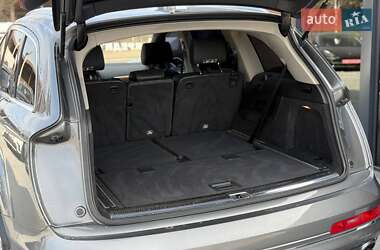 Позашляховик / Кросовер Audi Q7 2013 в 