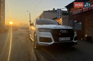 Позашляховик / Кросовер Audi Q7 2016 в Дніпрі