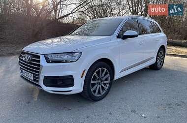 Внедорожник / Кроссовер Audi Q7 2017 в 