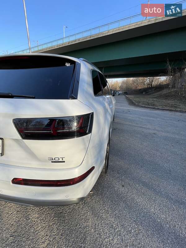 Внедорожник / Кроссовер Audi Q7 2017 в Хмельницком