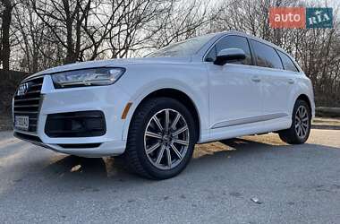 Внедорожник / Кроссовер Audi Q7 2017 в 