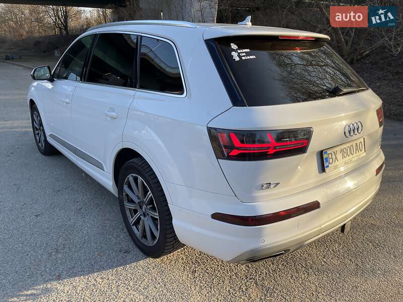 Внедорожник / Кроссовер Audi Q7 2017 в Хмельницком