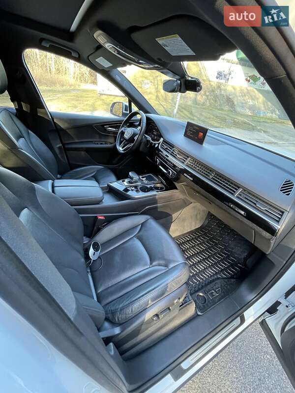 Внедорожник / Кроссовер Audi Q7 2017 в Хмельницком