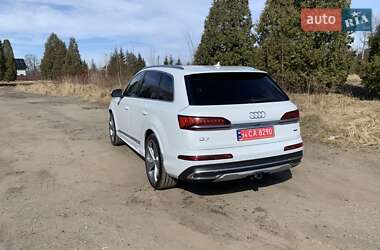 Внедорожник / Кроссовер Audi Q7 2022 в 