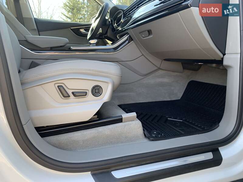 Позашляховик / Кросовер Audi Q7 2022 в Дрогобичі
