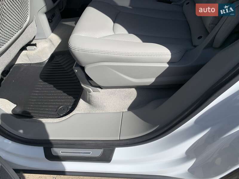 Позашляховик / Кросовер Audi Q7 2022 в Дрогобичі
