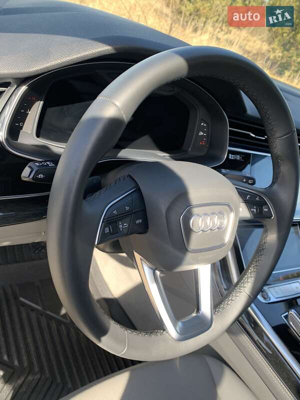 Позашляховик / Кросовер Audi Q7 2022 в Дрогобичі