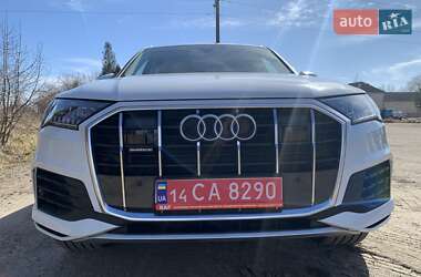 Внедорожник / Кроссовер Audi Q7 2022 в 