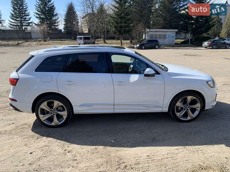 Позашляховик / Кросовер Audi Q7 2022 в Дрогобичі