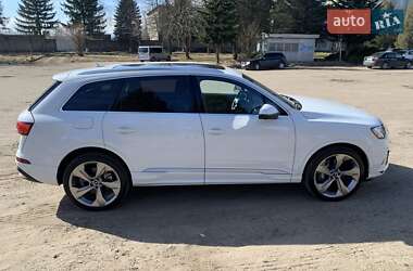 Внедорожник / Кроссовер Audi Q7 2022 в 