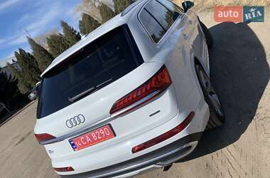Внедорожник / Кроссовер Audi Q7 2022 в 