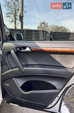 Внедорожник / Кроссовер Audi Q7 2011 в 