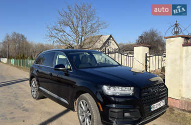 Позашляховик / Кросовер Audi Q7 2018 в 