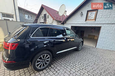 Позашляховик / Кросовер Audi Q7 2018 в 