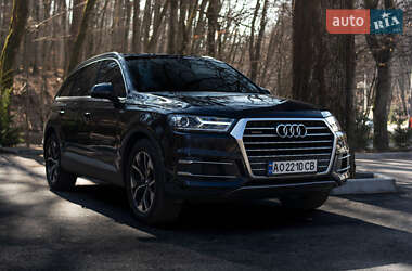 Позашляховик / Кросовер Audi Q7 2017 в Ужгороді