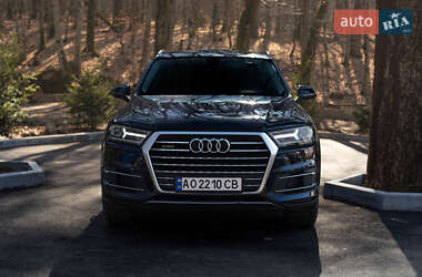 Внедорожник / Кроссовер Audi Q7 2017 в Ужгороде