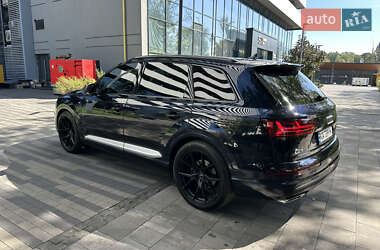 Внедорожник / Кроссовер Audi Q7 2016 в 