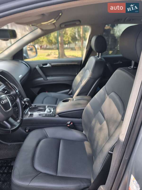 Позашляховик / Кросовер Audi Q7 2006 в Ужгороді