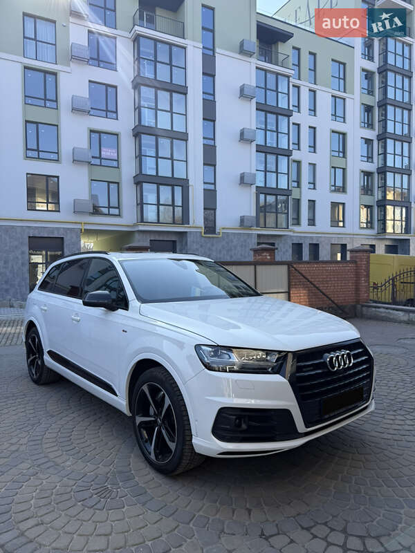 Внедорожник / Кроссовер Audi Q7 2017 в Львове