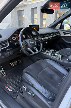 Внедорожник / Кроссовер Audi Q7 2017 в 