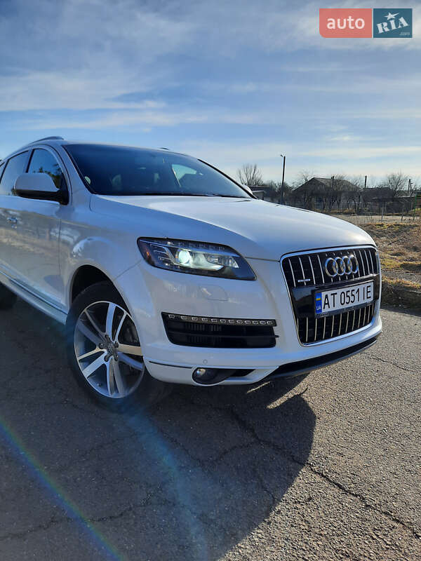 Внедорожник / Кроссовер Audi Q7 2015 в 
