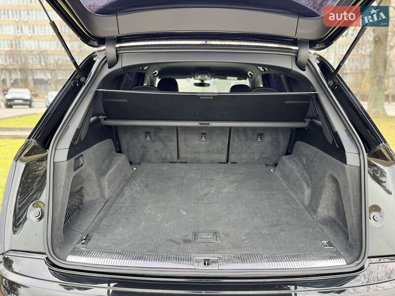 Внедорожник / Кроссовер Audi Q7 2017 в Днепре