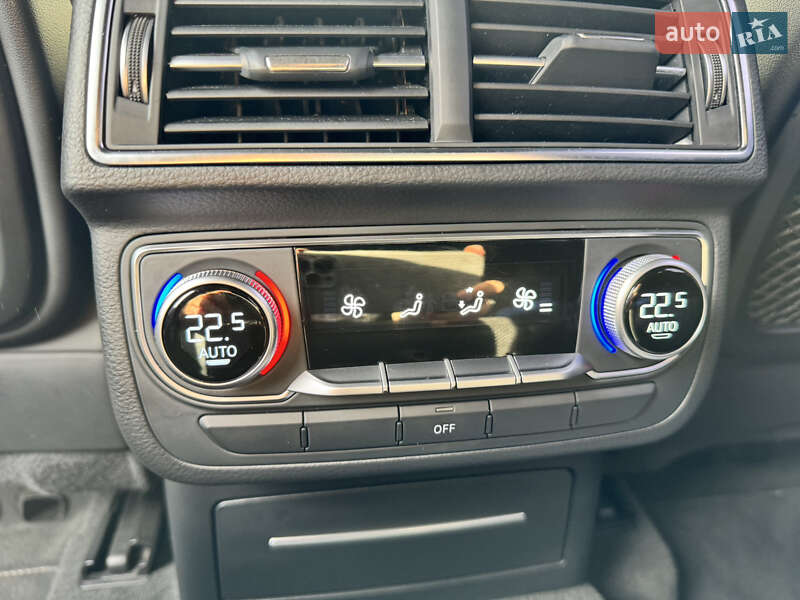 Внедорожник / Кроссовер Audi Q7 2017 в Днепре