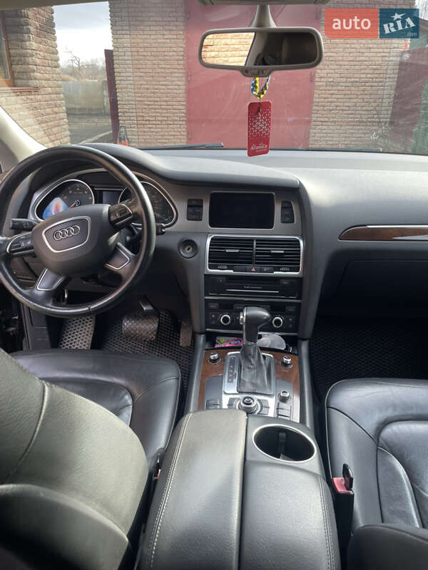 Позашляховик / Кросовер Audi Q7 2012 в Конотопі