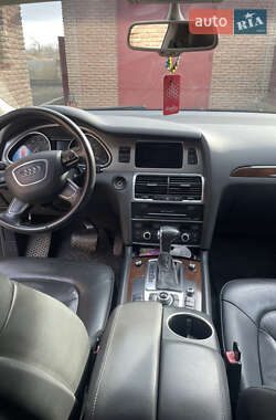 Внедорожник / Кроссовер Audi Q7 2012 в 