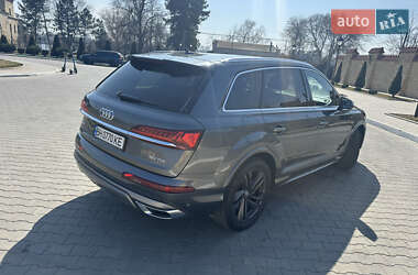 Внедорожник / Кроссовер Audi Q7 2020 в 