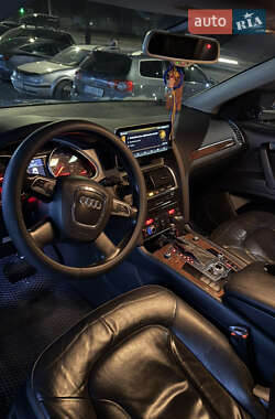 Внедорожник / Кроссовер Audi Q7 2011 в 