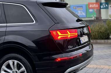 Внедорожник / Кроссовер Audi Q7 2016 в 