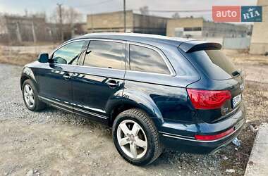 Позашляховик / Кросовер Audi Q7 2012 в 