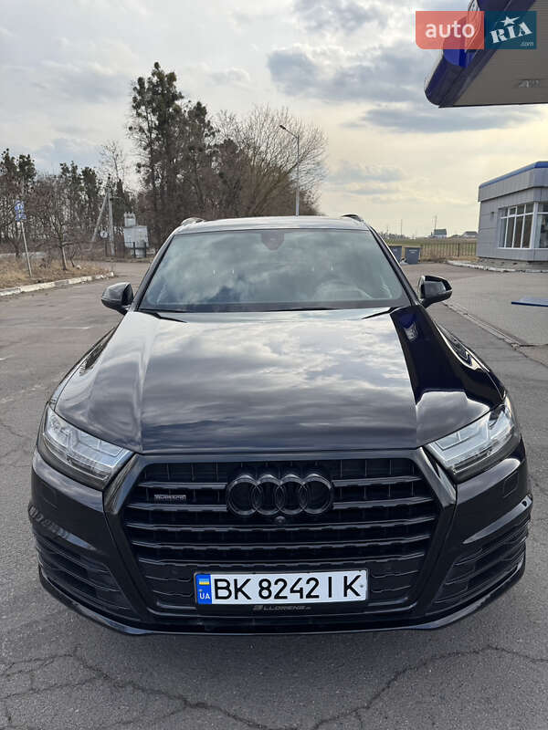 Внедорожник / Кроссовер Audi Q7 2015 в Дубно