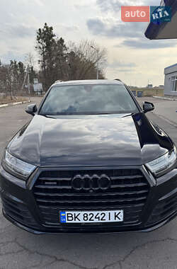 Внедорожник / Кроссовер Audi Q7 2015 в Дубно