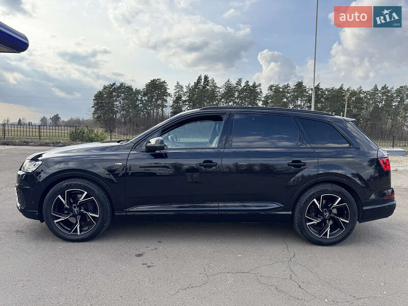 Внедорожник / Кроссовер Audi Q7 2015 в Дубно