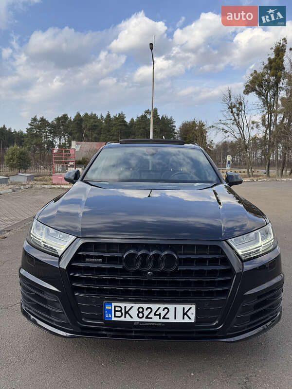 Внедорожник / Кроссовер Audi Q7 2015 в Дубно