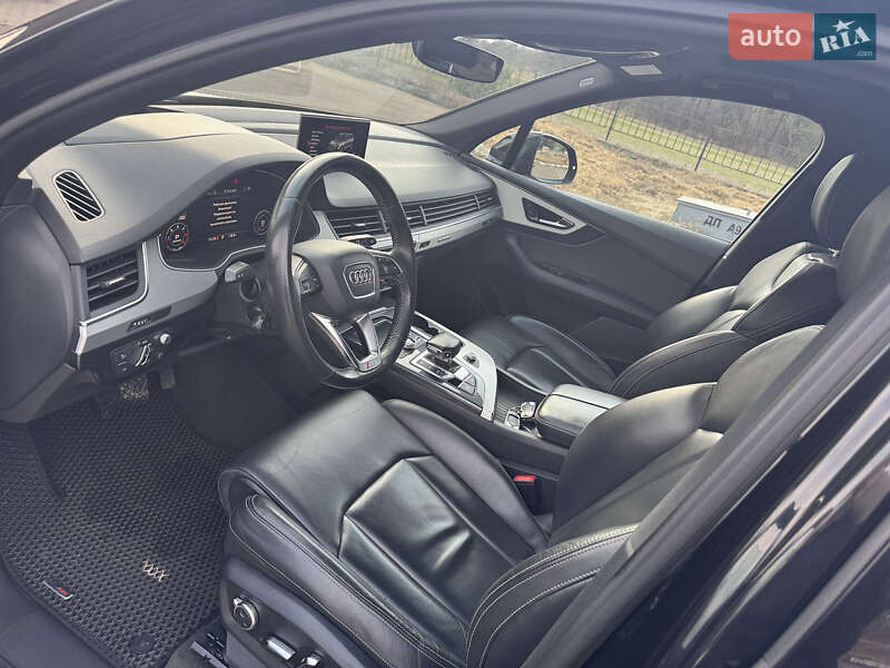 Внедорожник / Кроссовер Audi Q7 2015 в Дубно