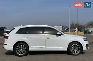 Позашляховик / Кросовер Audi Q7 2018 в 