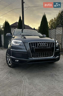 Позашляховик / Кросовер Audi Q7 2015 в 