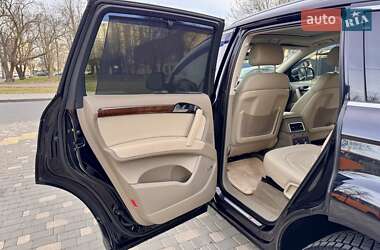 Внедорожник / Кроссовер Audi Q7 2011 в 