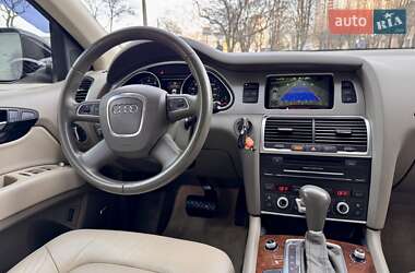 Внедорожник / Кроссовер Audi Q7 2011 в 